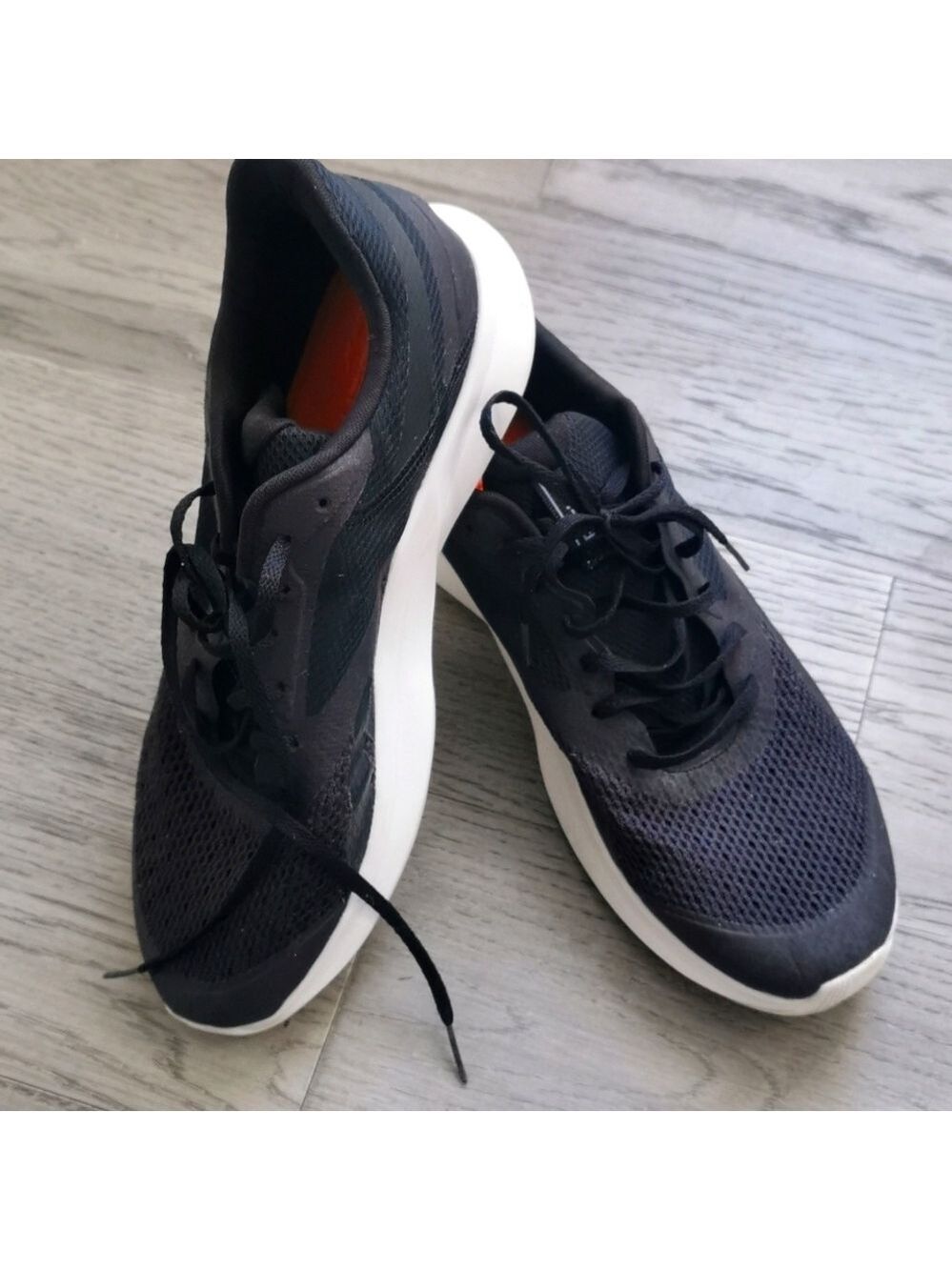 Reebok Men's Memory Tech & black mesh uppers running shoes. Size 12. EUC